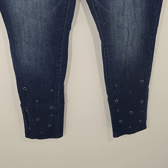 {New York & Co.} Soho Skinny Studded Jeans in Medium Wash - Size 12 - Picture 6 of 15